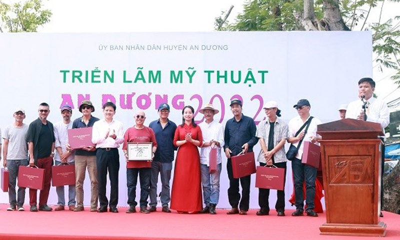 Hải Phòng: Triển lãm hơn 100 bức họa về văn hóa, con người vùng quê An Dương