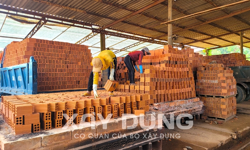 Nhiều doanh nghiệp sản xuất gạch ở Quảng Ngãi đứng trước nguy cơ dừng sản xuất, sa thải công nhân