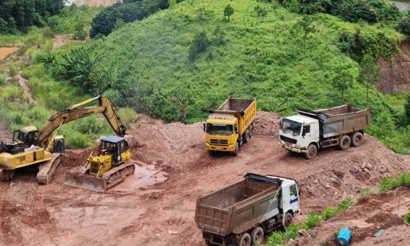 Quảng Ninh: Bắt giam Giám đốc công ty khai thác đất trái phép