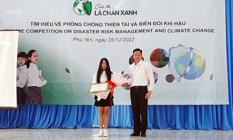 Trao giải Cuộc thi “Lá chắn xanh” tìm hiểu về phòng chống thiên tai và biến đổi khí hậu