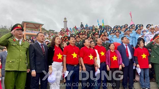 Phú Yên: Chào cờ đầu năm tại cực Đông trên đất liền của Tổ quốc