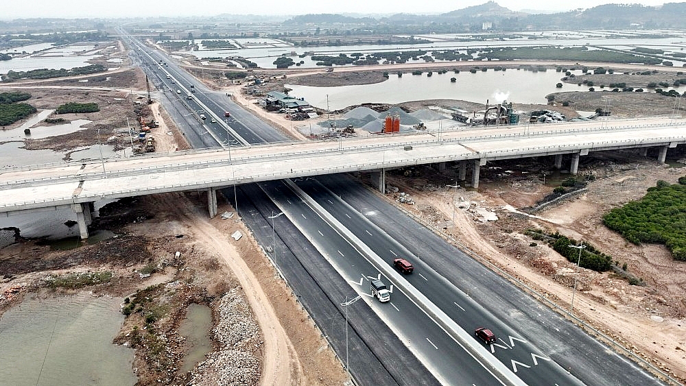 Quảng Ninh: Nút giao Hạ Long Xanh “chạy đua” với mùa khô