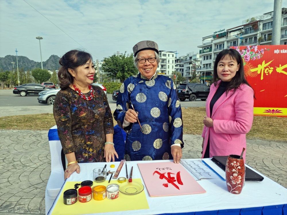 Khai bút đầu xuân, nét văn hóa ở Quảng Ninh