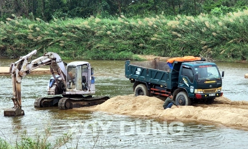 Bình Định: Vì sao người dân phản đối Công ty Thành Danh khai thác cát trên sông La Tinh?