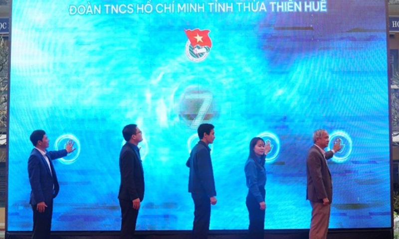 Thừa Thiên – Huế: Khởi động Tháng thanh niên và phát động tết trồng cây