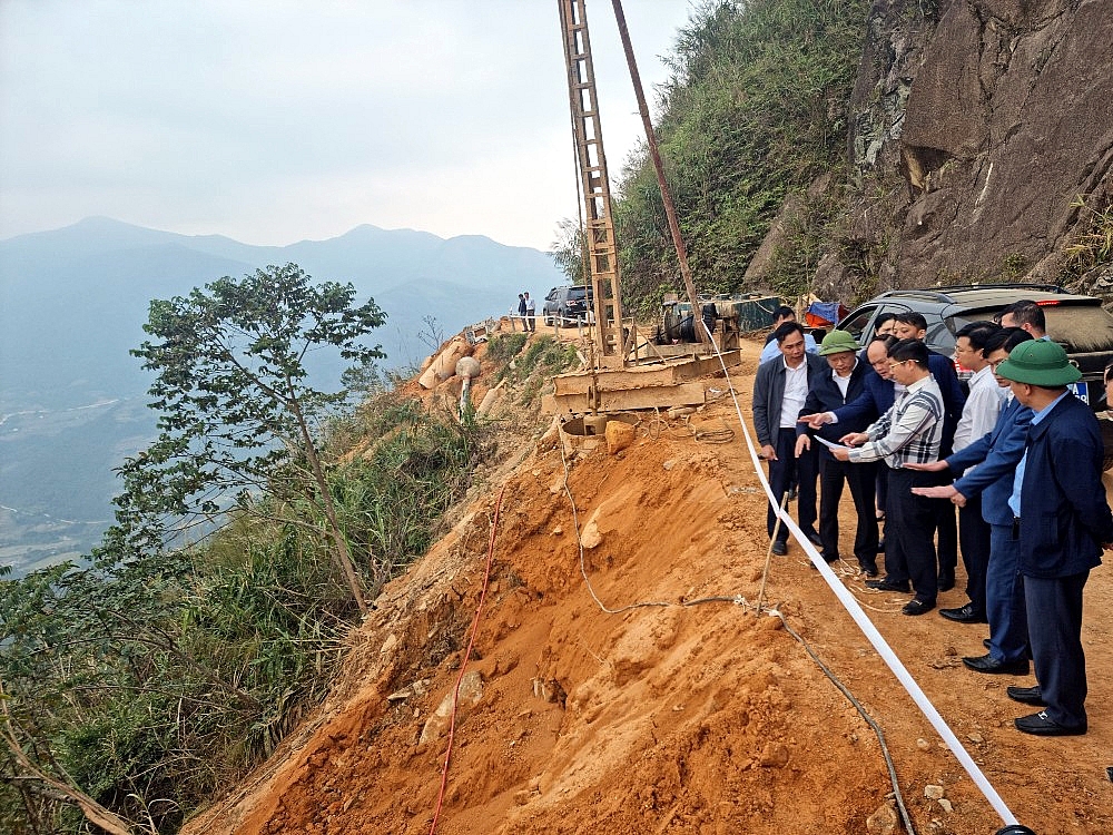 Bình Liêu (Quảng Ninh): Không còn nhà ở dột nát