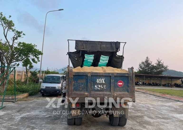 Phù Cát (Bình Định): Nạn mua bán, “lấy trộm” cát tô kéo dài đến bao giờ?