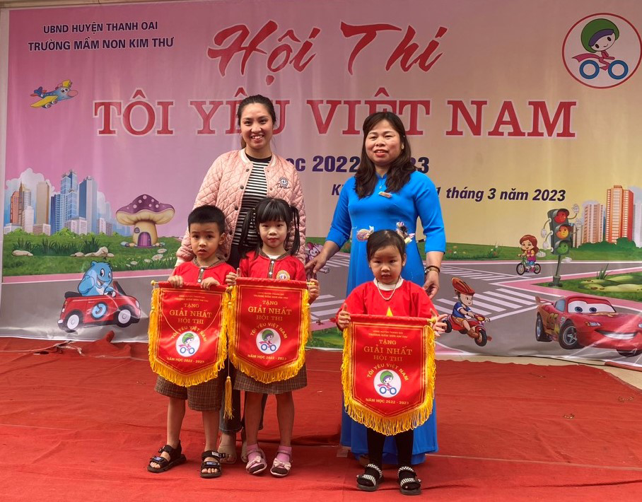 Thanh Oai (Hà Nội): Sôi nổi các hoạt động trang bị kiến thức an toàn giao thông cho trẻ tại trường Mầm non Kim Thư