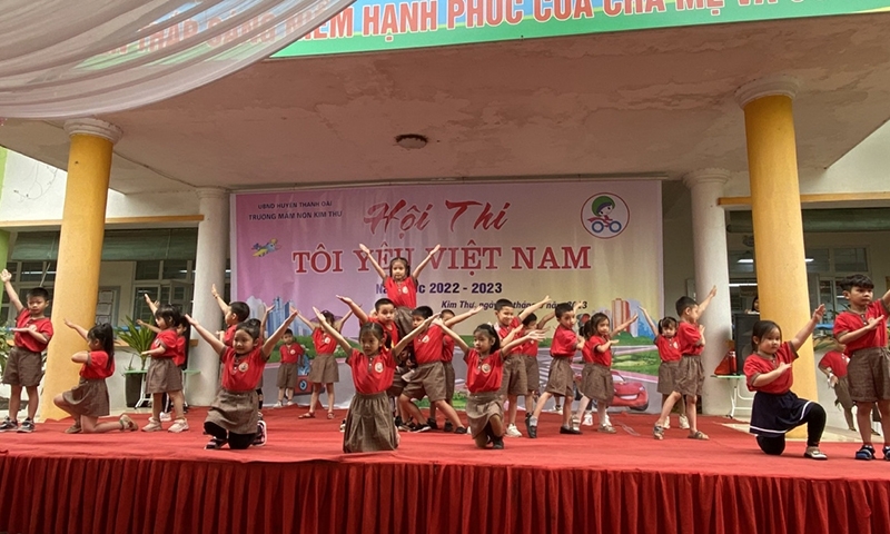 Thanh Oai (Hà Nội): Sôi nổi các hoạt động trang bị kiến thức an toàn giao thông cho trẻ tại trường Mầm non Kim Thư