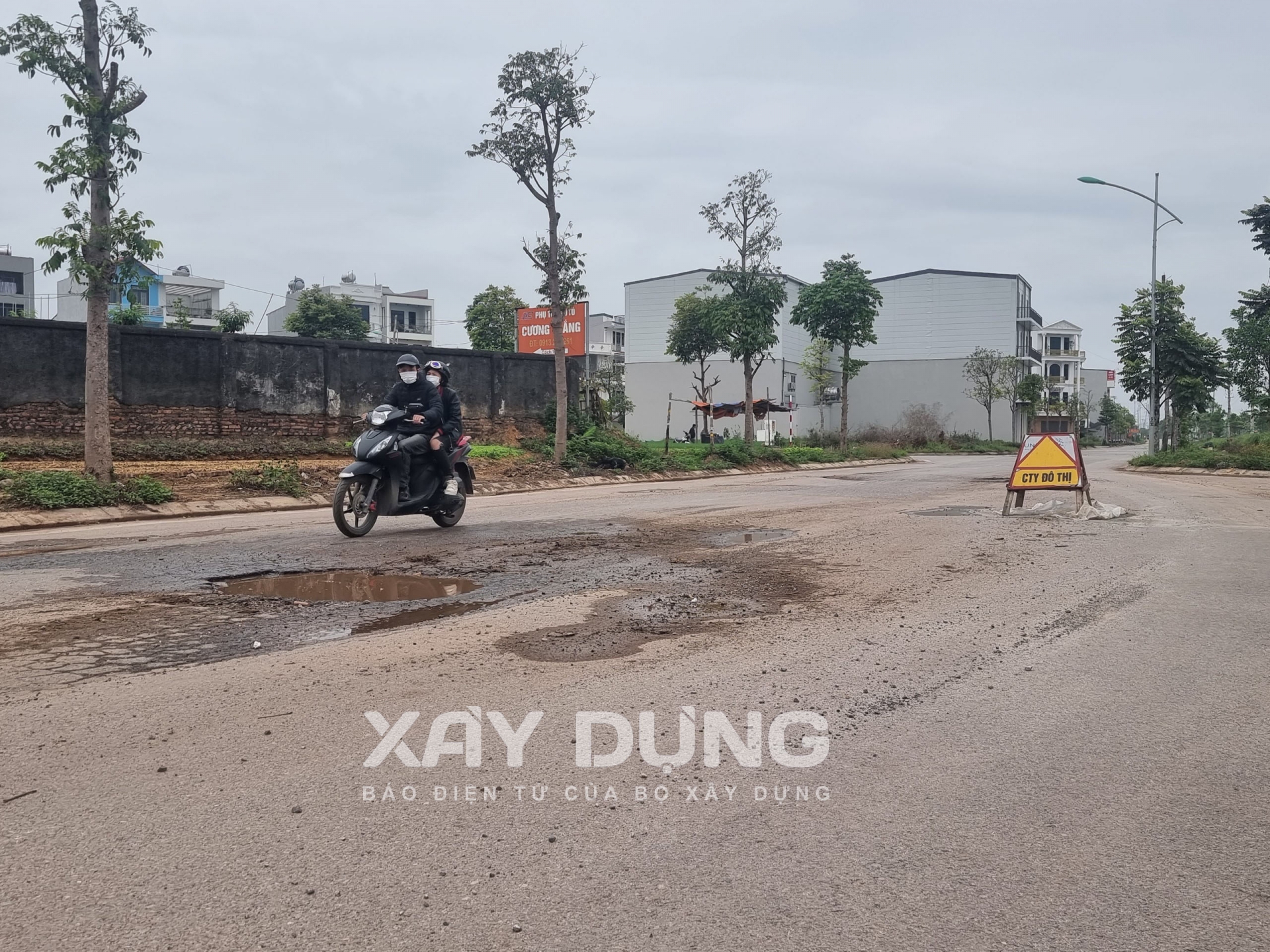 Bắc Giang: Doanh nghiệp “hô biến” hàng nghìn m2 đất nông nghiệp thành bãi xe trái phép