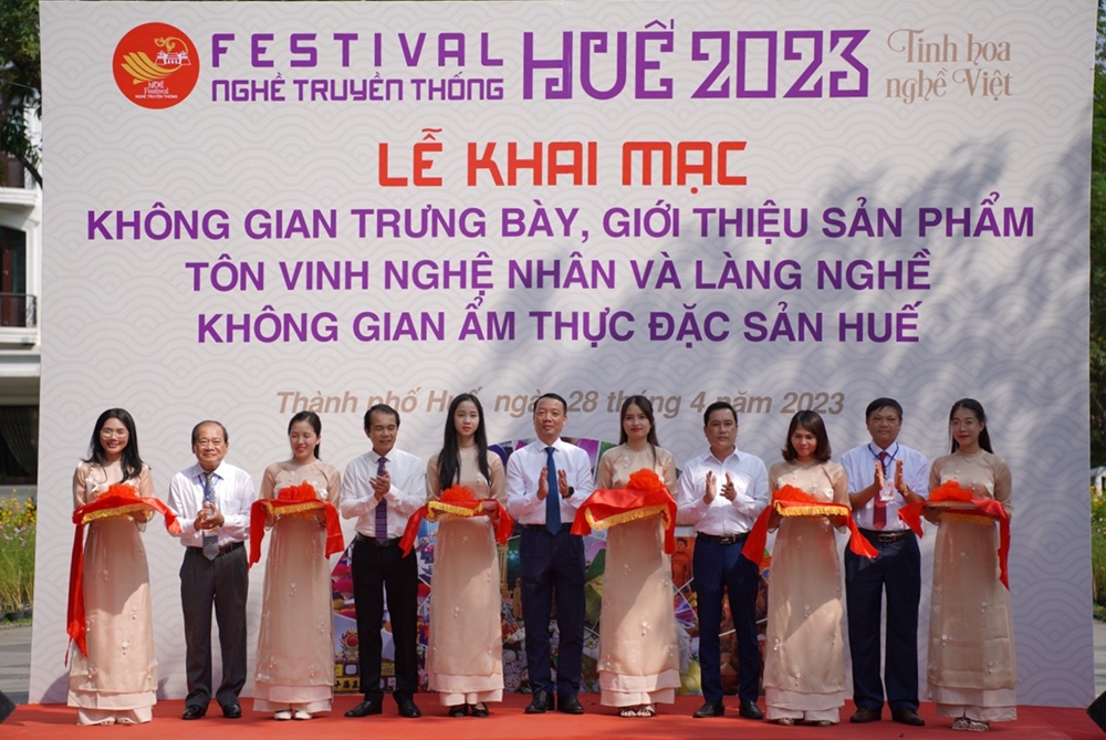 Festival nghề truyền thống Huế 2023: Khai mạc không gian trưng bày, giới thiệu sản phẩm làng nghề