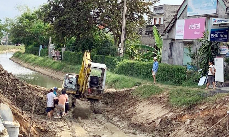 Phú Yên: Thi công cầu dân sinh bị sạt lở đất khiến một phụ nữ tử vong