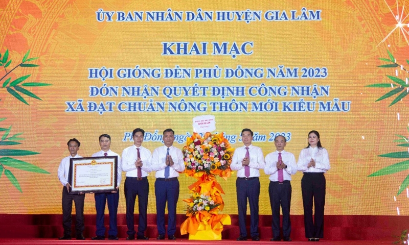 Gia Lâm (Hà Nội): Khai mạc hội Gióng đền Phù Đổng năm 2023 và đón nhận Quyết định công nhận xã đạt chuẩn nông thôn mới kiểu mẫu