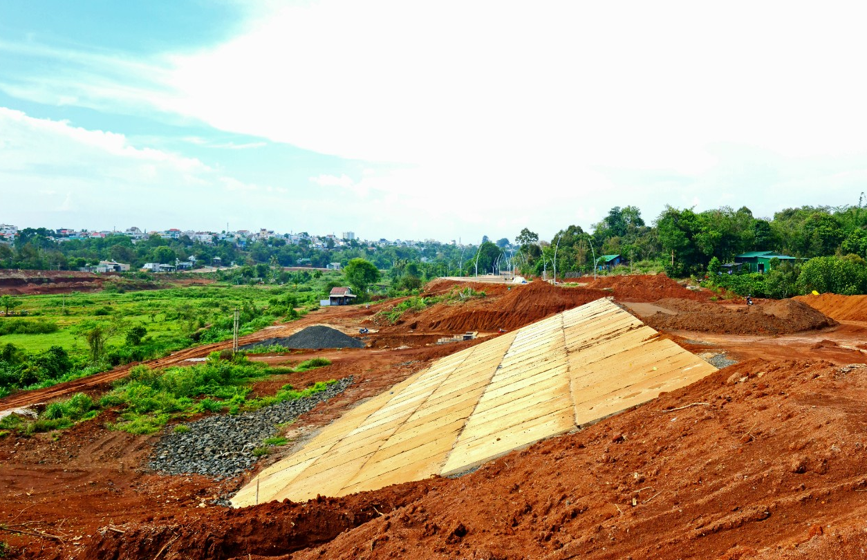 Đắk Lắk: Dự án hồ thủy lợi gần 1.500 tỷ nguy cơ tiếp tục chậm tiến độ do thiếu đất đắp