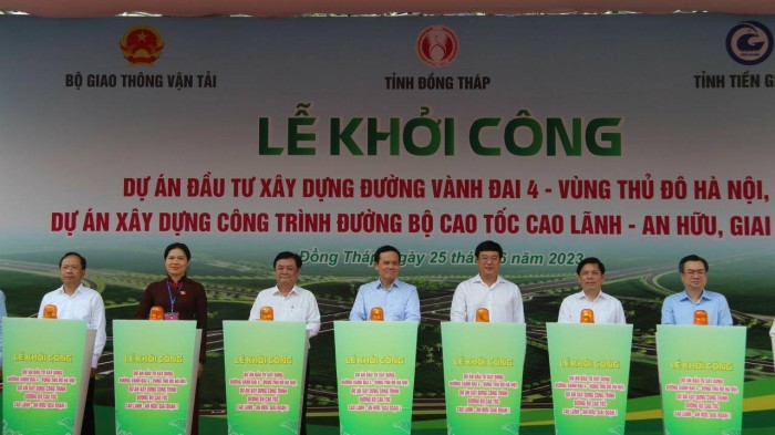 Thủ tướng bấm nút khởi công Vành đai 4 Hà Nội, cao tốc Cao Lãnh - An Hữu