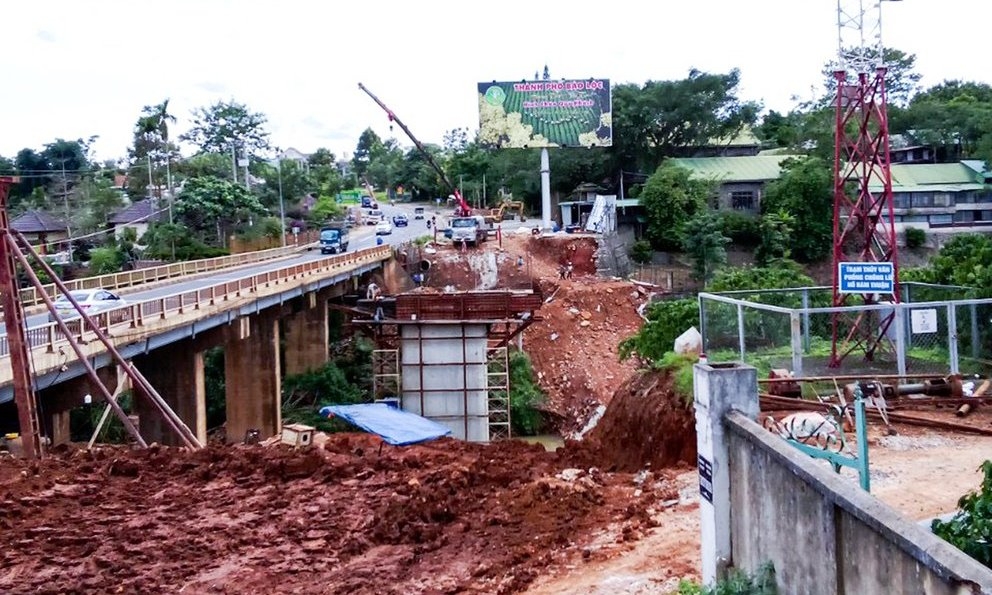 Lâm Đồng: Xác minh, làm rõ đơn vị thi công cầu Đại Nga vi phạm công trình thủy văn quốc gia