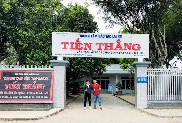 Cần làm rõ những “chiêu trò” của Văn phòng tiếp nhận hồ sơ lái xe ở Thành phố Hồ Chí Minh?