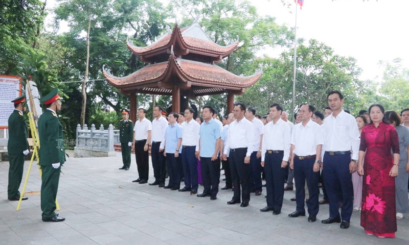 Thái Nguyên: Dâng hương tưởng nhớ các anh hùng liệt sĩ tại Khu di tích lịch sử quốc gia 27/7