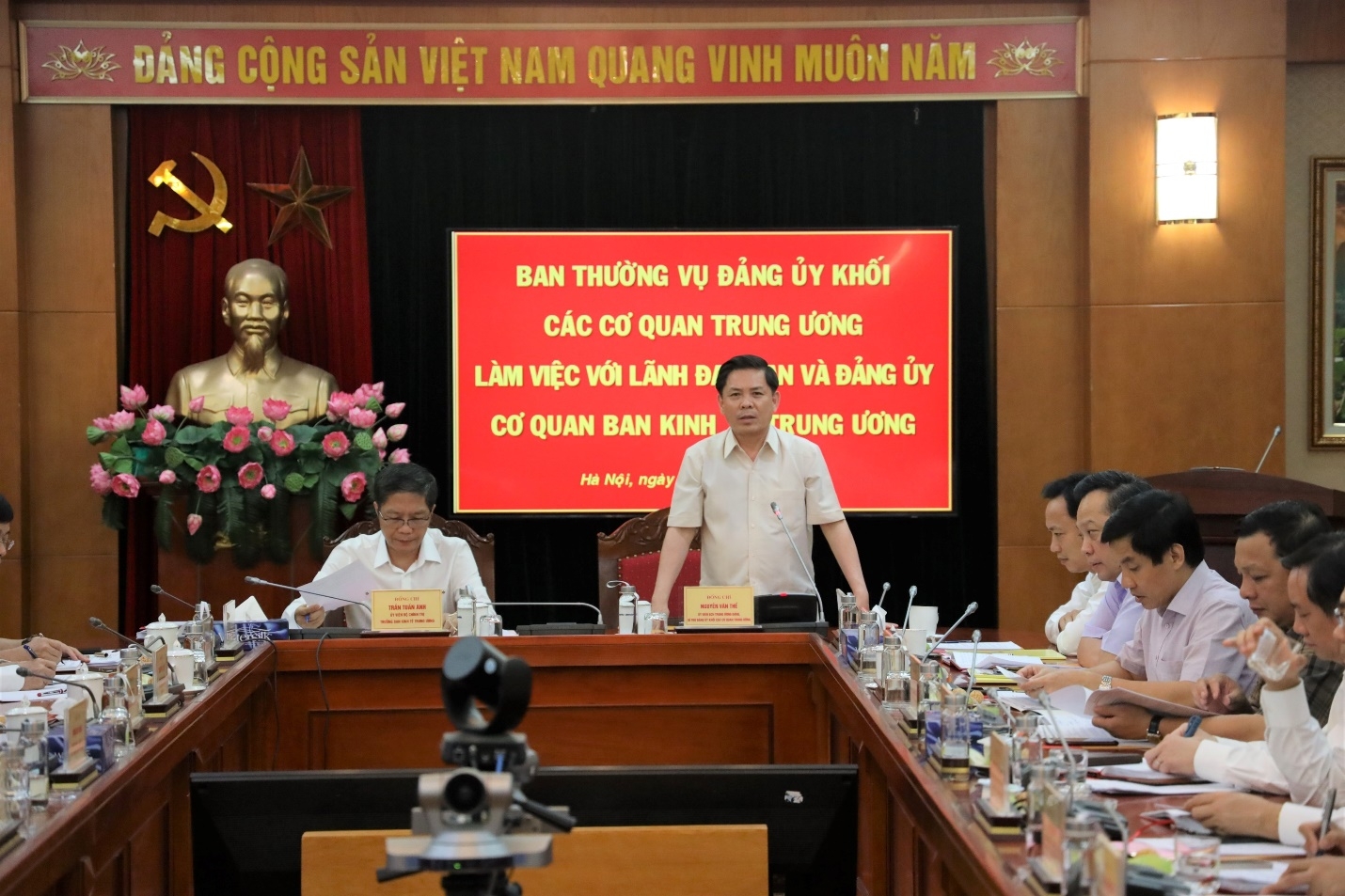 Ban Thường vụ Đảng ủy Khối các cơ quan Trung ương làm việc với với Lãnh đạo Ban và Đảng ủy Ban Kinh tế Trung ương