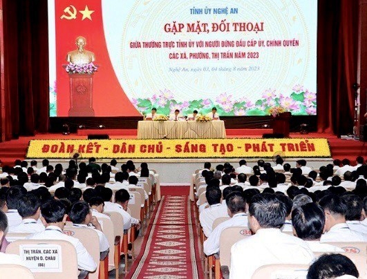 Nghệ An: Gặp mặt, đối thoại với hơn 1.000 người đứng đầu cấp ủy, chính quyền các xã, phường, thị trấn trên địa bàn