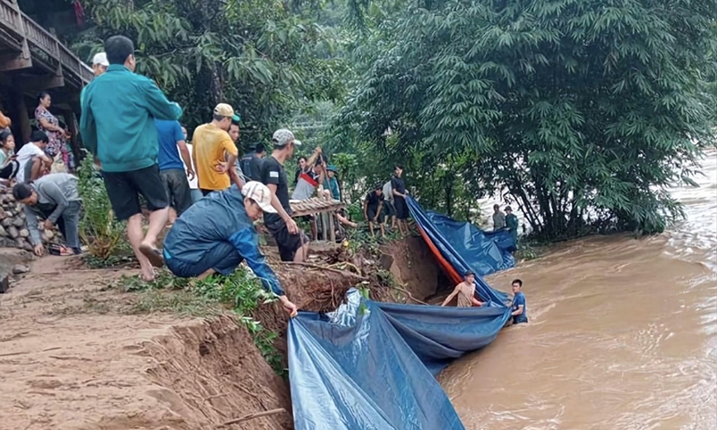 Nghệ An: Mưa lớn làm nhiều xã miền núi sạt lở nghiêm trọng