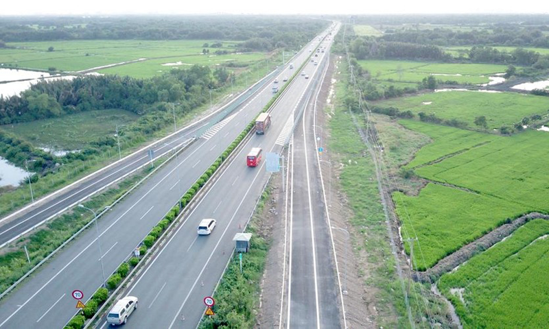 Huy động cả hệ thống chính trị đảm bảo tiến độ hoàn thành dự án cao tốc Bắc - Nam phía Đông