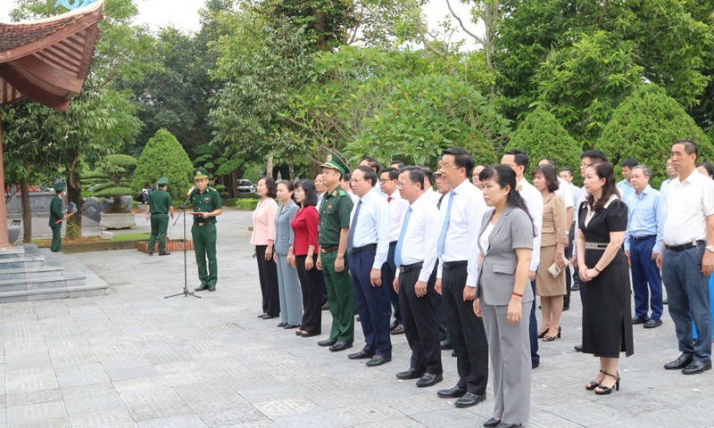 Quảng Ninh: Dâng hương tại đền thờ liệt sĩ Pò Hèn