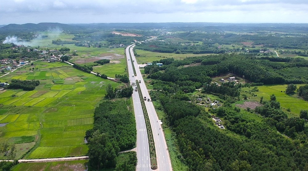 Quảng Ngãi: Xây dựng “siêu” khu công nghiệp, đô thị và dịch vụ dọc đường Hoàng Sa - Dốc Sỏi