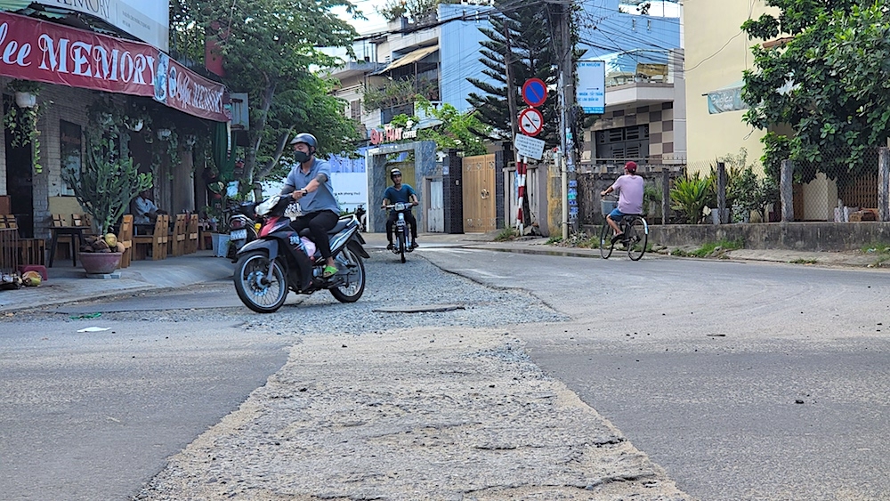 Thành phố Quảng Ngãi: Trường học bị công trình xây dựng “phong tỏa” ngay đầu năm học mới