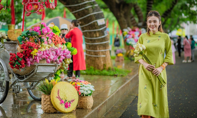 Việt kiều Mỹ bay hơn 13.000km để chụp ảnh trên con đường đẹp nhất Buôn Ma Thuột