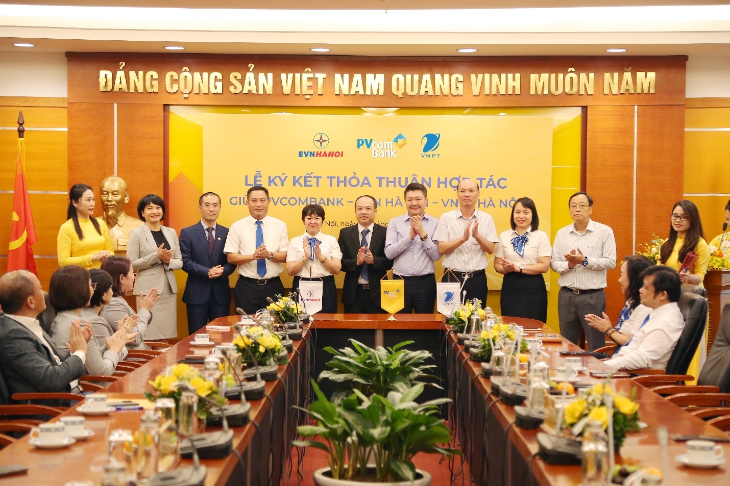 PVcomBank, EVNHANOI và VNPT Hà Nội hợp tác nâng cao chất lượng chuyển đổi số