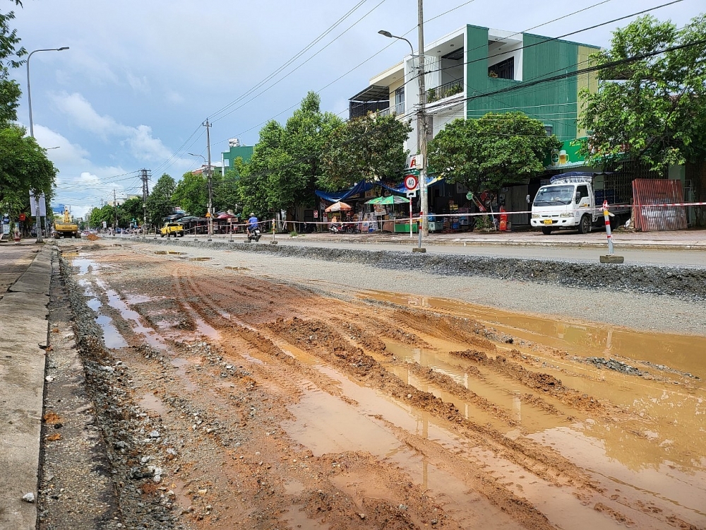 Đường bỗng hóa… mương giữa lòng thành phố Quảng Ngãi