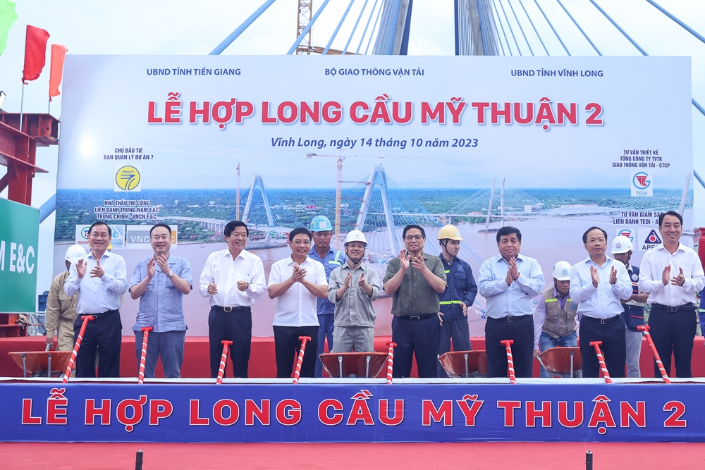 Thủ tướng Phạm Minh Chính dự Lễ hợp long cầu Mỹ Thuận 2