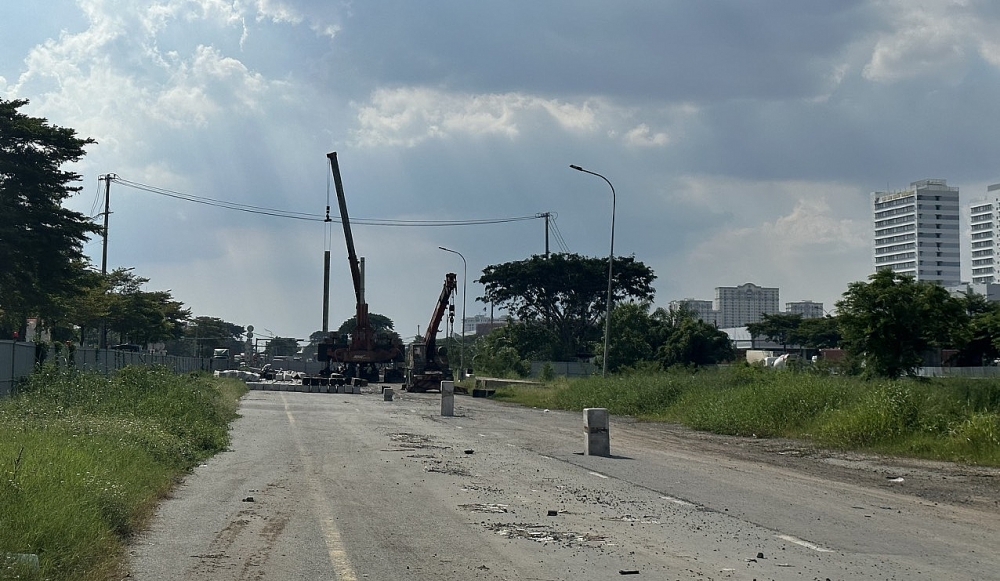 Thành phố Hồ Chí Minh: Dự án hầm chui Nguyễn Văn Linh - Nguyễn Hữu Thọ chậm tiến độ di dời hạ tầng kỹ thuật