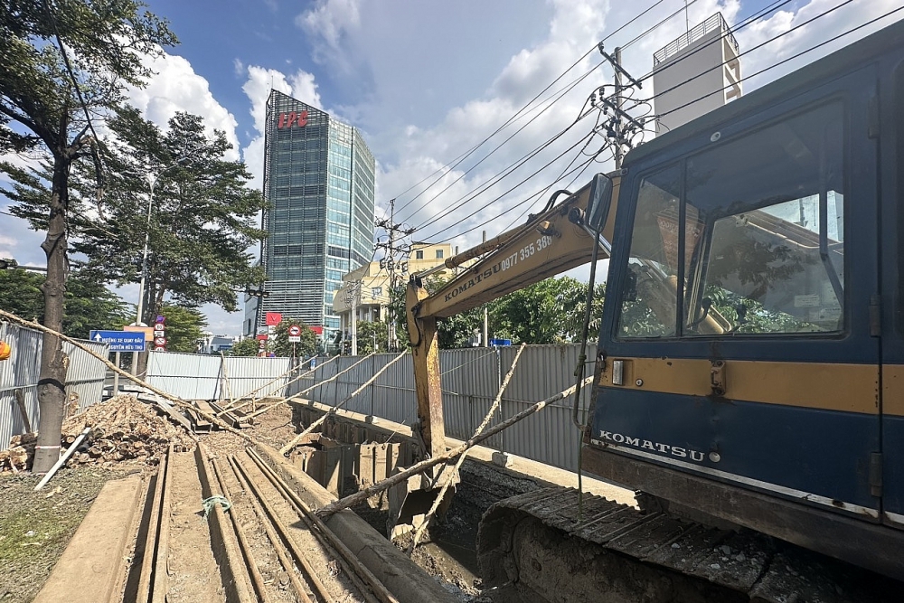 Thành phố Hồ Chí Minh: Dự án hầm chui Nguyễn Văn Linh - Nguyễn Hữu Thọ chậm tiến độ di dời hạ tầng kỹ thuật