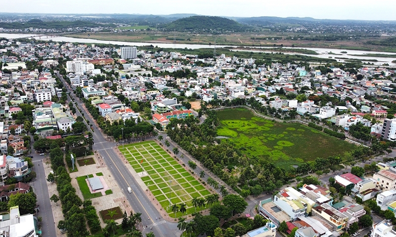 Chủ tịch UBND tỉnh Quảng Ngãi làm việc với UBND thành phố Quảng Ngãi