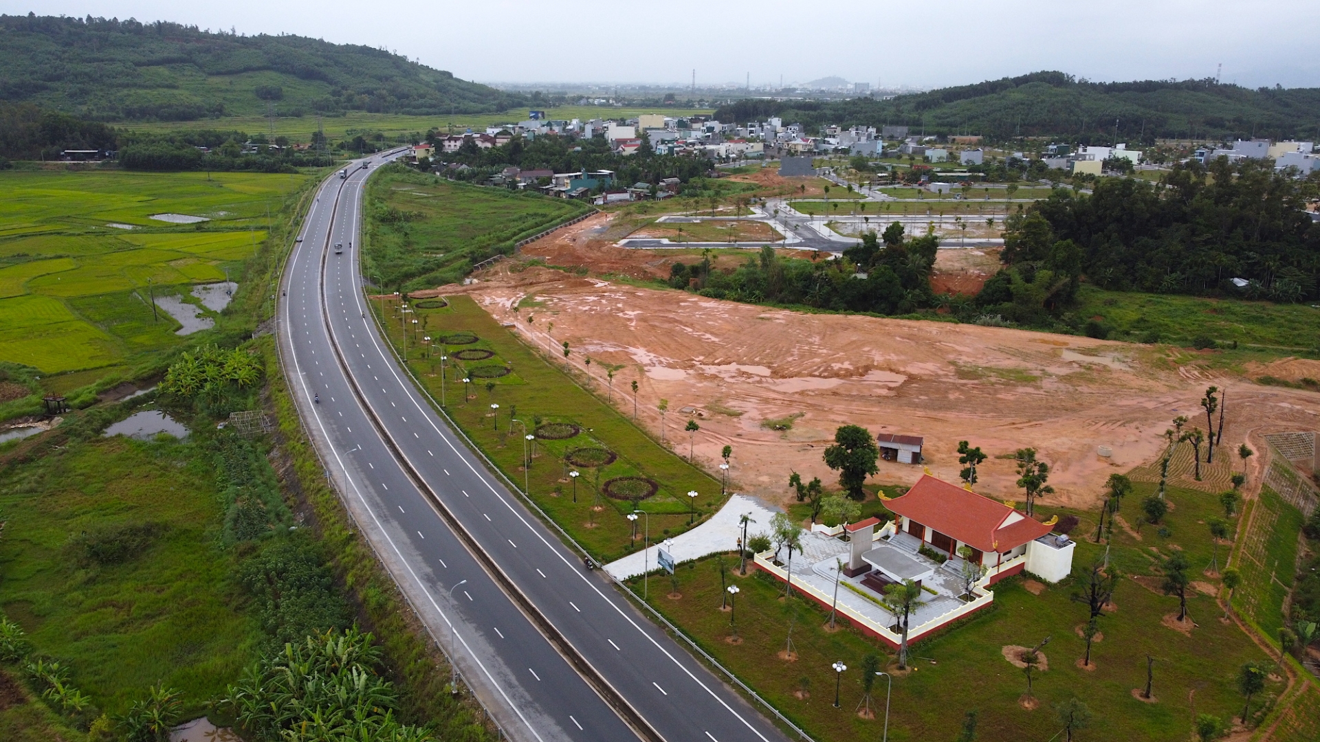 Thành phố Quảng Ngãi: Di tích lịch sử Mộ cụ Lê Trung Đình khang trang sau tôn tạo