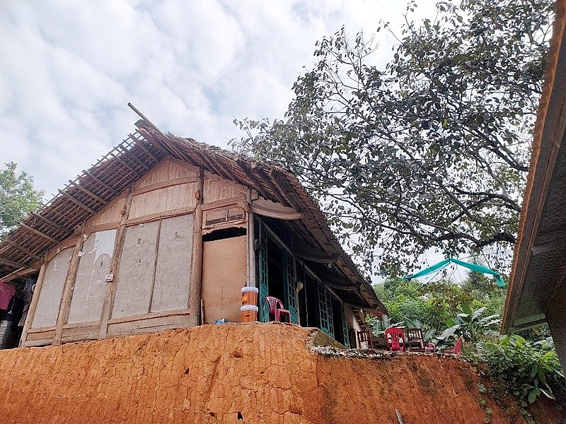 Yên Bình (Yên Bái): Trao nhà tình nghĩa cho cựu chiến binh, người thờ cúng liệt sỹ xã Mông Sơn