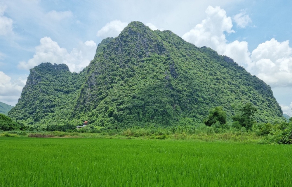 Núi Mằn - Núi Bài Thơ song sinh huyền thoại