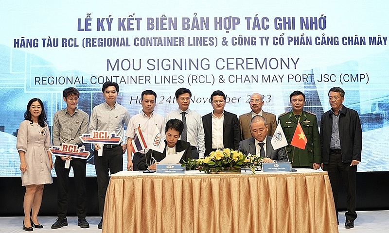 Thừa Thiên – Huế: Thu hút doanh nghiệp vận chuyển container quốc tế qua cảng Chân Mây