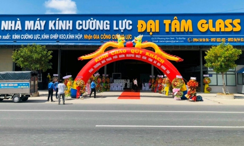 Kính cường lực Đại Tâm - Trưởng thành nhờ hoạt động kinh doanh bài bản