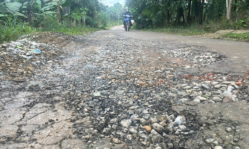 Minh Hóa (Quảng Bình): Đường liên xã xuống cấp nghiêm trọng, ảnh hưởng cuộc sống người dân