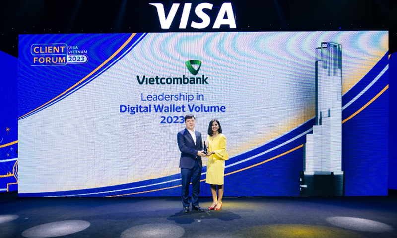 Vietcombank được Visa vinh danh 12 hạng mục giải thưởng quan trọng trong hoạt động thẻ năm 2023