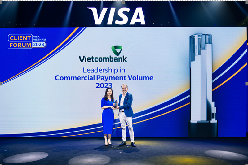 Vietcombank được Visa vinh danh 12 hạng mục giải thưởng quan trọng trong hoạt động thẻ năm 2023