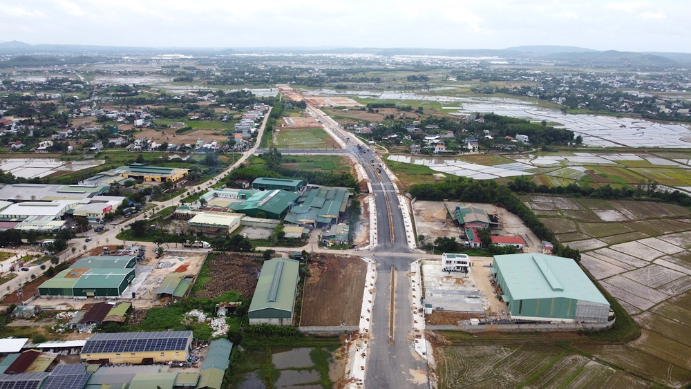 “Canh” thời tiết để thi công đường 700 tỷ ở Quảng Ngãi