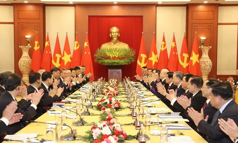 Chuyên gia: Việt Nam tiếp tục là điểm sáng trong bức tranh toàn cầu năm 2023