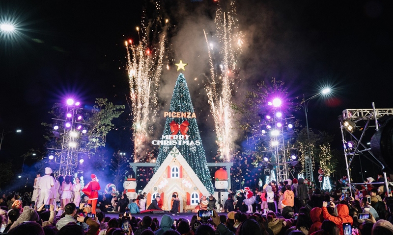 Sơn La: Đêm hội Picenza chào đón Noel và năm mới 2024