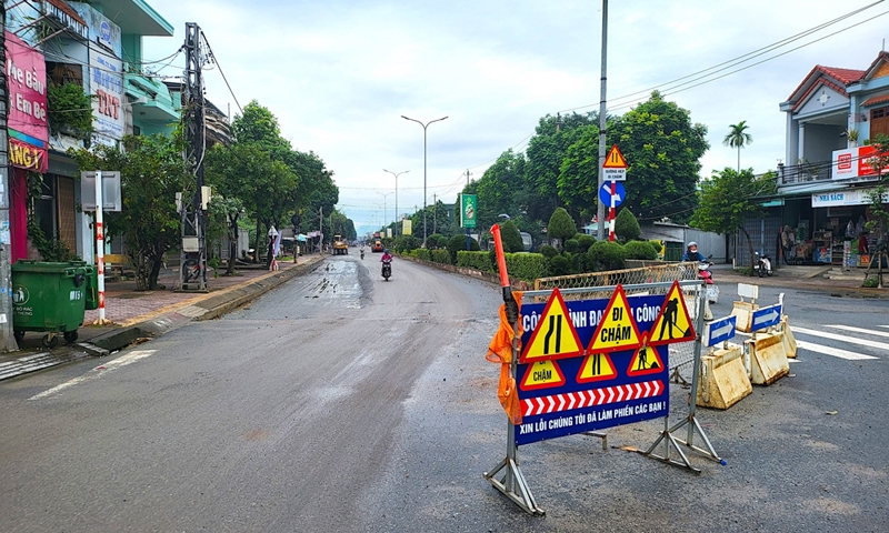 Thành phố Quảng Ngãi: Đình chỉ thi công nếu phát hiện làm đường không đạt chất lượng