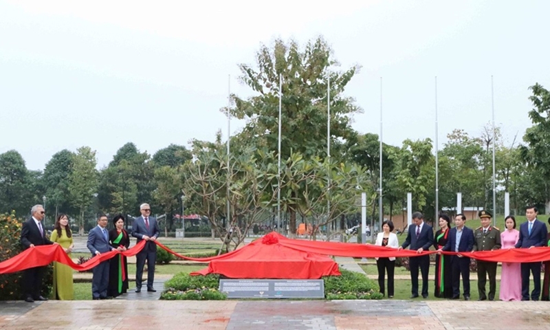 Bắc Ninh: Tiếp nhận mô hình thu nhỏ ngôi đền Borobudur nổi tiếng Indonesia