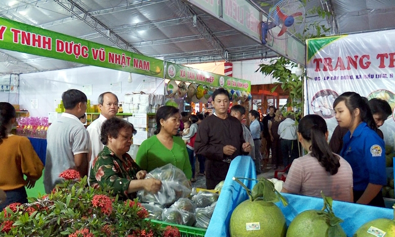 Tân Uyên (Bình Dương): Rộn ràng lễ hội “Hương bưởi Bạch Đằng”